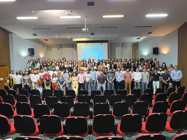 Foto oficial com os novos residentes 2.jpeg