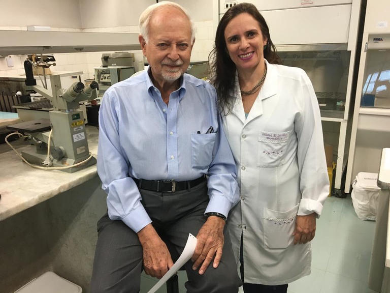 Professor Alejandro Luquetti e Liliane Siriano.jpeg