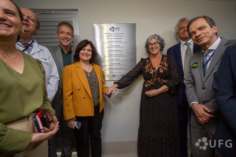 IM - Foto de capa - Descerramento da placa inaugural.jpg