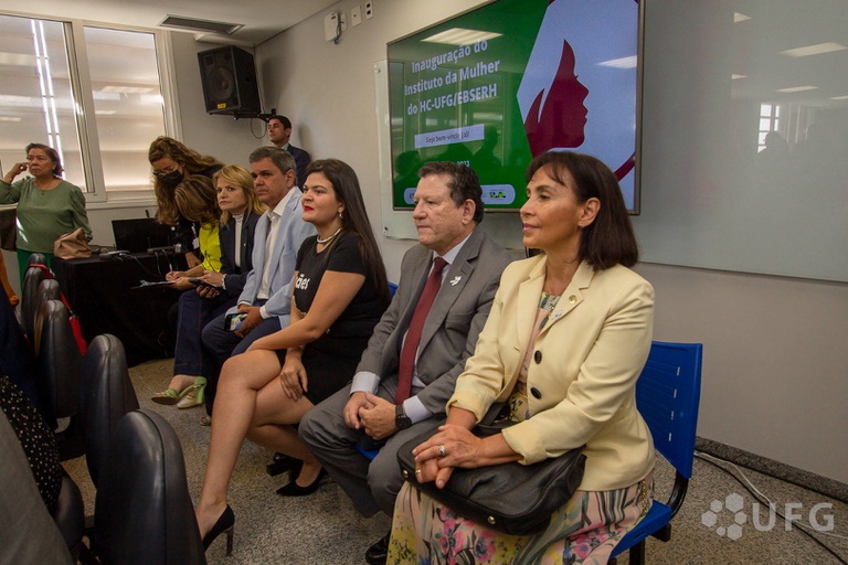 IM - Presença de deputados e vereadores goianos.jpg