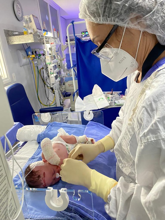 Enfermeira Bárbara - UTI Neonatal - HC-UFG.png