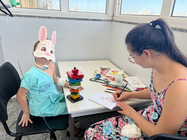 Davi Alencar de Almeida - paciente da Pediatria - Páscoa 2023.jpeg
