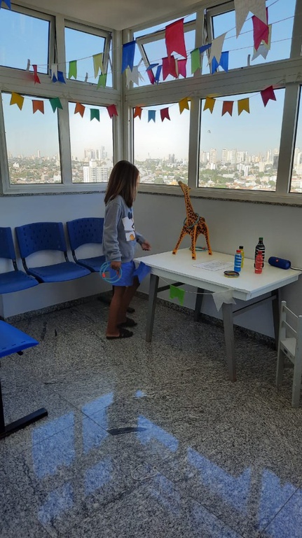 Arraiá na Pediatria - jogo de argolas.jpeg