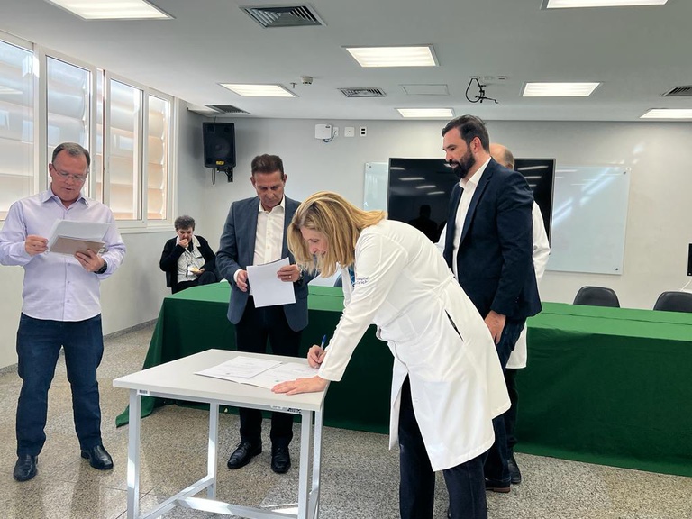 Assinatura do termo de entrega - Dra Sissi.jpeg