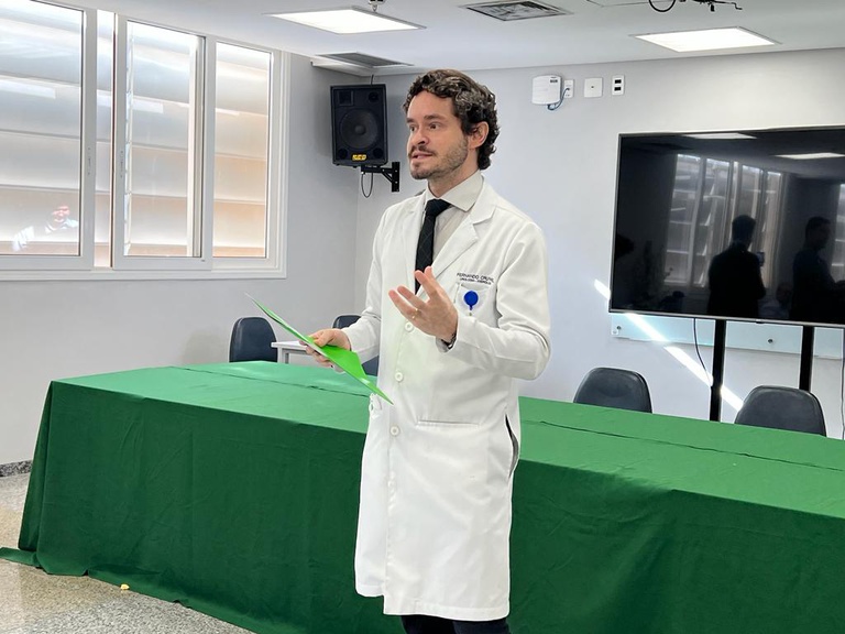Dr Fernando Cruvinel - urologista.jpeg