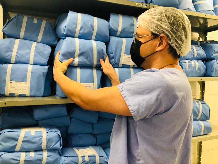 Heverton e material esterelizado 1.jpeg