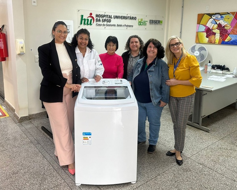 AVHU-UFGD doa máquina de lavar para Casa da Gestante, Bebê e Puérpera
