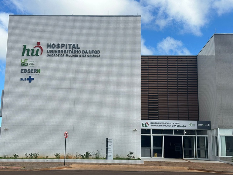 fachada hospital.jpg
