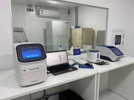 Laboratório molecular 1.JPG