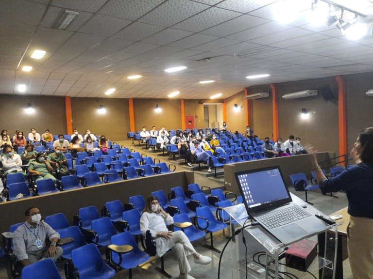 Humap realiza reunião com representante das residências médicas e Coreme