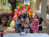 No Humap-UFMS, festa de 15 anos aproxima avó e neta em uma tarde para guardar no coração