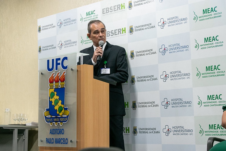 Prof. Carlos Augusto - superintendente anterior do CH-UFC.jpg