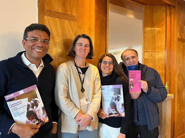 8. Ida dos representantes das maternidades brasileiras à França (dez.2022).jpeg
