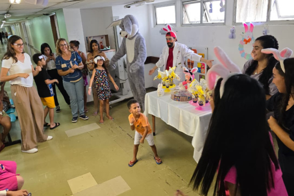 Páscoa na Enfermaria e na brinquedoteca - site (1).png