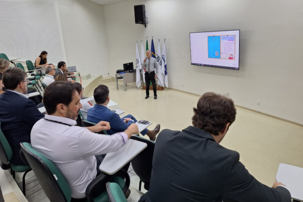 Evento sobre gordura no fígado no HC  - site (1).png