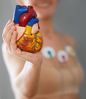 Sintomas de infarto nas mulheres podem ser diferentes e dificultar diagnóstico