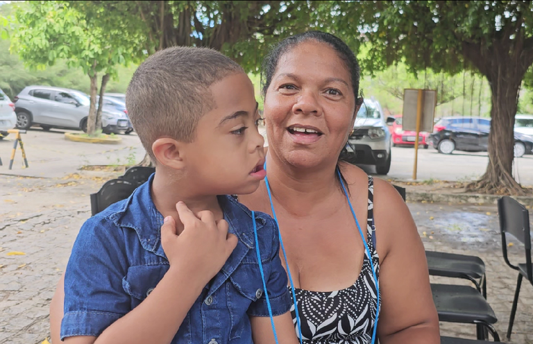 Elisangela Vieira, mãe atípica do pequeno paciente Miguel.png