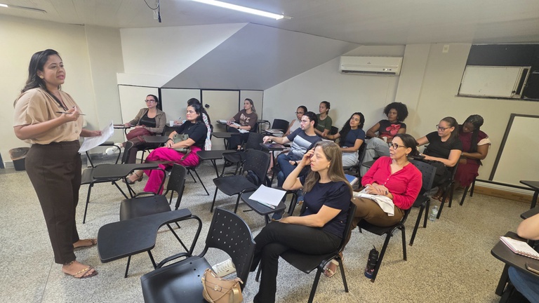 Participantes acompanham capacitação sobre produção científica promovida pelo Hospital Universitário de Aracaju