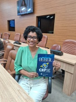 Ivina Rocha, farmacêutica do HU-UFS integra a 5ª edição da Revista Perfil Farmacêutico 