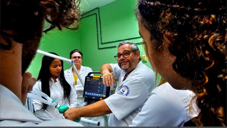 Curso de ventilação mecânica realizado no HU-UFS capacita médicos de Sergipe