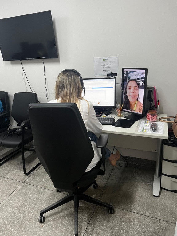 665f1b72a56036.87367839Simulação de teleconsulta com colabora da unidade como paciente.jpeg