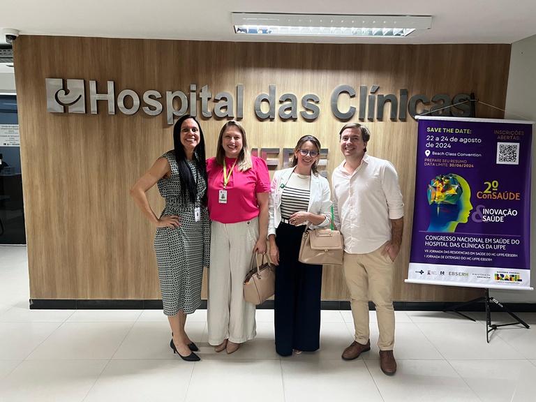 665f1b72a6bdf4.57709668Visita técnica ao HC-UFPE conduzida pela chefe da Unidade de e-saúde do HC Lúcia freitas.jpeg