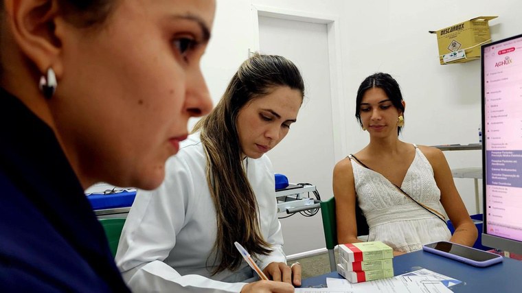 “Ali eu encontrei força”: trajetória de Ariel Matos destaca acolhimento no ambulatório trans do HUL-UFS