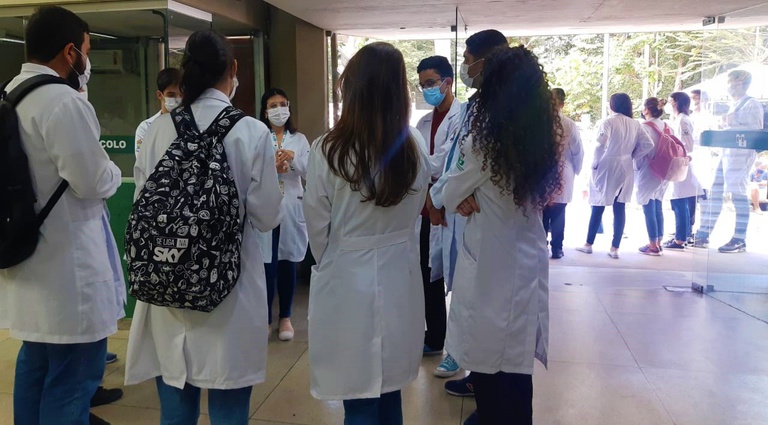 17.08.2022 _ Visita técnica de estudantes de medicina da UFPB ao HULW  (2).jpeg