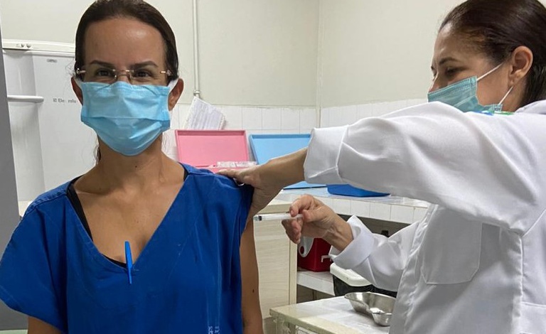 HULW disponibiliza vacina pneumo 23 para profissionais da assistência