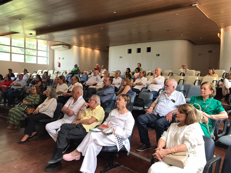 Turma de medicina de 1973.jpeg
