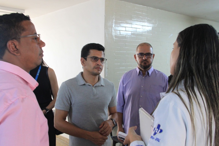 Equipe da secretaria de saúde de Alagoas visita HUPAA 3.jpg