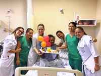 Projeto Dia Feliz oferta refeições especiais em datas festivas para pacientes internados