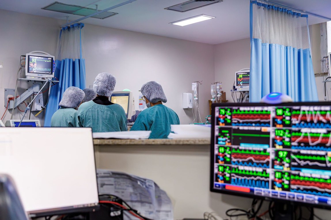 Hupes-UFBA é pioneiro em modelo que qualifica o cuidado a pacientes críticos no SUS