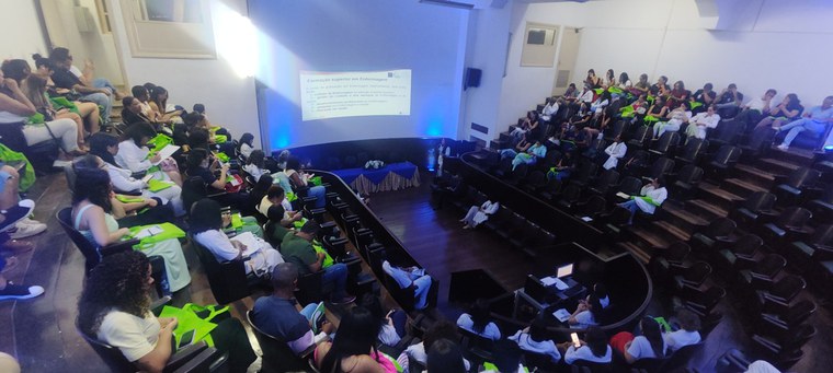 Hupes-UFBA promove Jornada Científica em celebração à Semana de Enfermagem