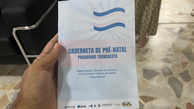 Caderneta de pré-natal.jpeg