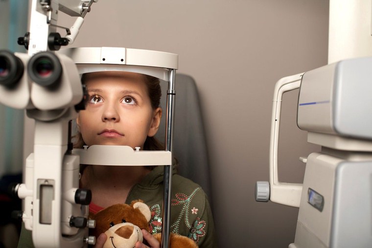 Retinoblastoma: atenção aos sinais nos olhos das crianças pode ajudar no diagnóstico precoce