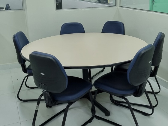 2. Sala de reuniões – Capacidade de 06 pessoas.