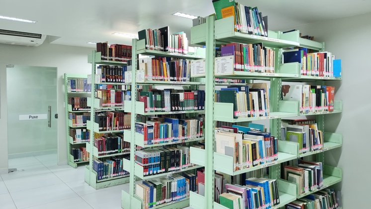 Biblioteca “Drº. Alexandre Barros dos Santos”.