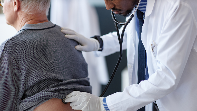 Pneumonia fonte-Canva.png