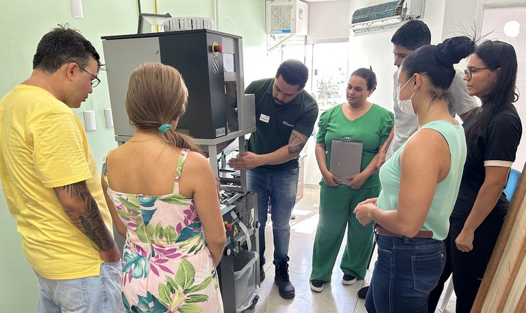 Novo equipamento do HDT-UFNT promove maior segurança ao paciente e reduz perdas de medicamentos.JPG