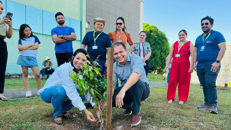 HDT-UFNT encerra Semana do Meio Ambiente com plantio de árvores nativas