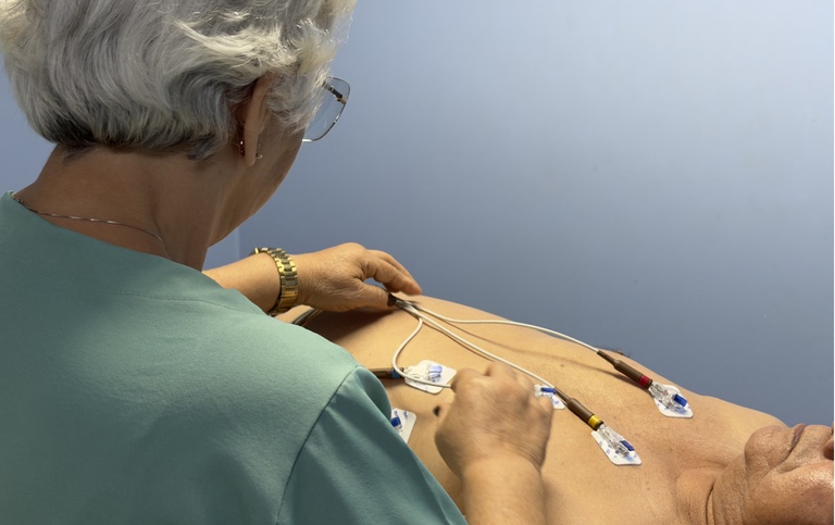 Eletrocardiograma HUGV.jpg