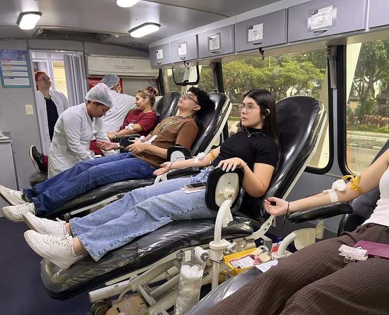 Campanha de doação de sangue atrai voluntários novos e experientes no HUGV-Ufam