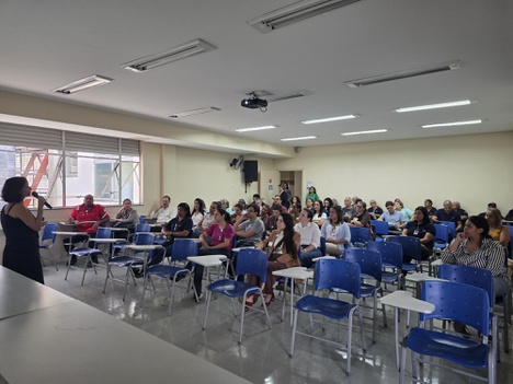 Trabalhadores do HC-UFMG puderam participar de palestras, oficinas, mesa-redonda, café e desfrutar de uma sala de descompressão.
