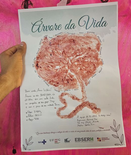 Carimbo da placenta é feito em papel comum
