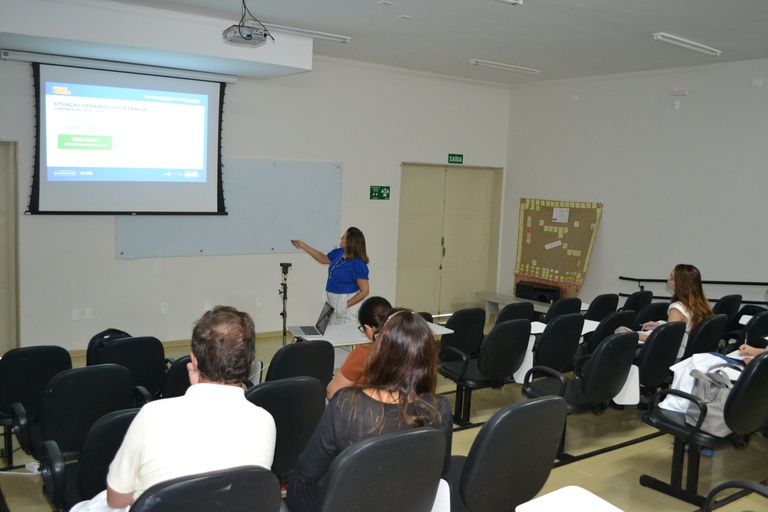 Médicos participam de curso de manejo clínico da dengue no HC-UFTM