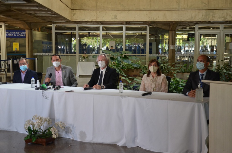 Setor de Oncologia do Hospital de Clínicas da UFU ganha novo Acelerador Linear