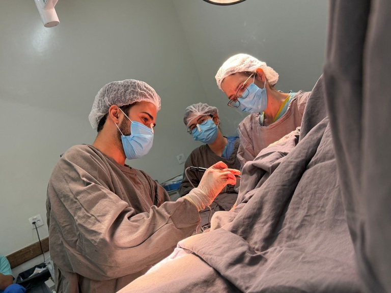 Cirurgia de redução de mama. Foto HU-UFJF-Ebserh.jpg