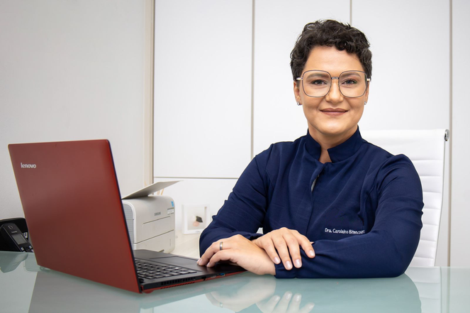 Para a médica ginecologista Carolaine Bitencourt, é indescritível a emoção de ver a ciência mais uma vez ocupando seu lugar de mantenedora da vida e da dignidade humana em sua plenitude