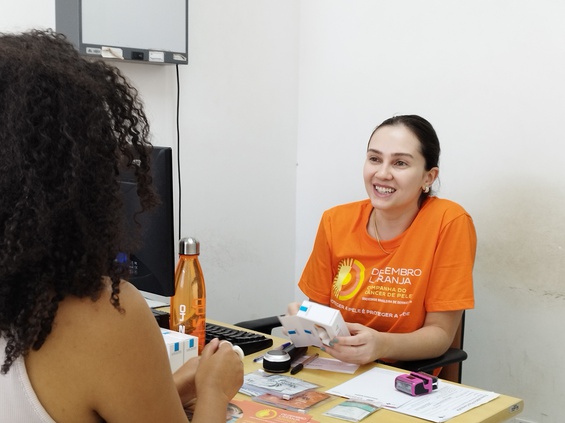 Ver pessoas que normalmente não teriam um acesso fácil a esse tipo de consulta sendo atendidas é muito gratificante, afirma a residente Luísa Ferrari